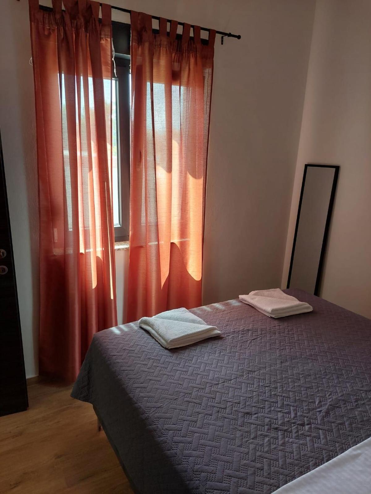 Apartmani Karla Paklenica Starigrad Paklenica Exterior photo