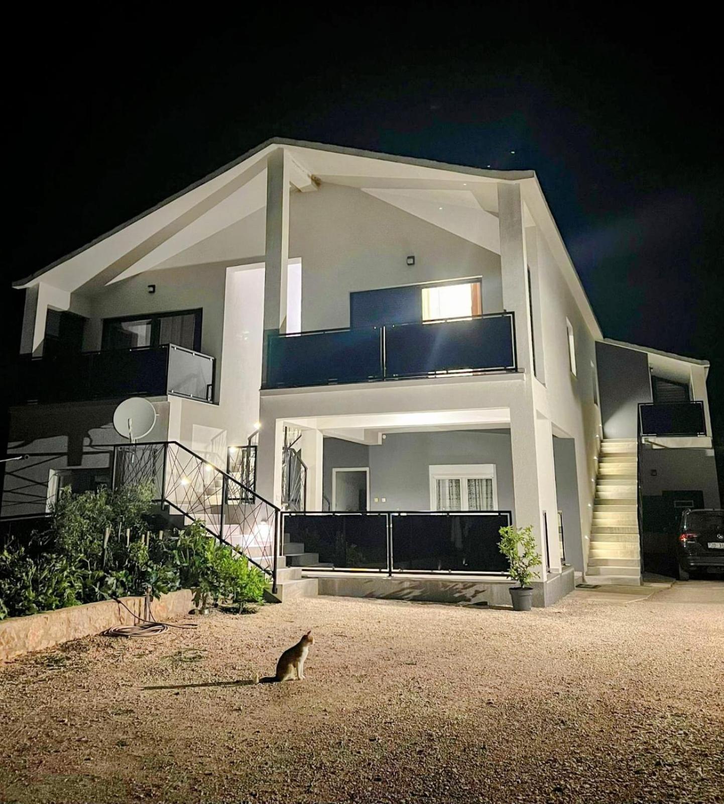 Apartmani Karla Paklenica Starigrad Paklenica Exterior photo